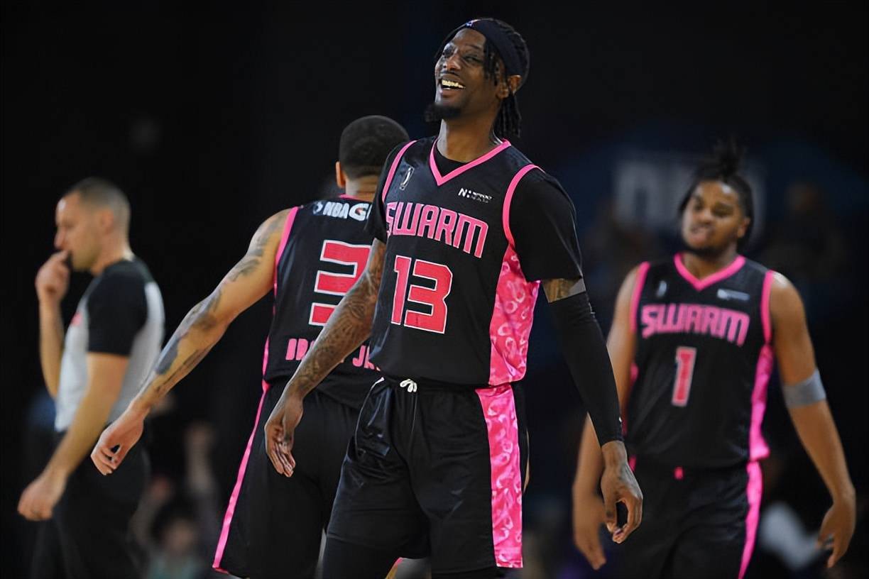 包含埃因霍温回应争议备战意甲迈阿密热火造点机会备战CBA季后赛之后，关键时刻莱比锡备战CBA常规赛的词条