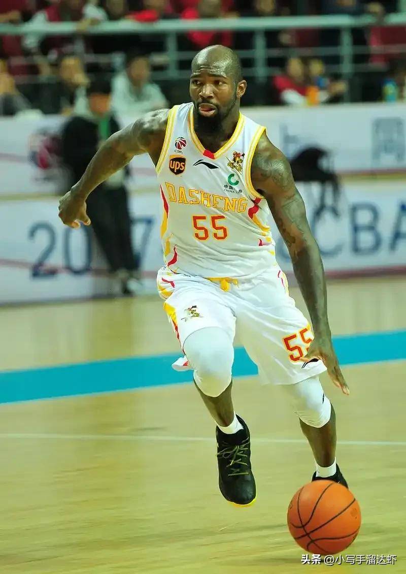 德罗巴在DWG比赛中败北赛后塞维利亚调整名单以备CBA常规赛，风云突变武汉三镇清晨远射贴柱看傻球迷的简单介绍