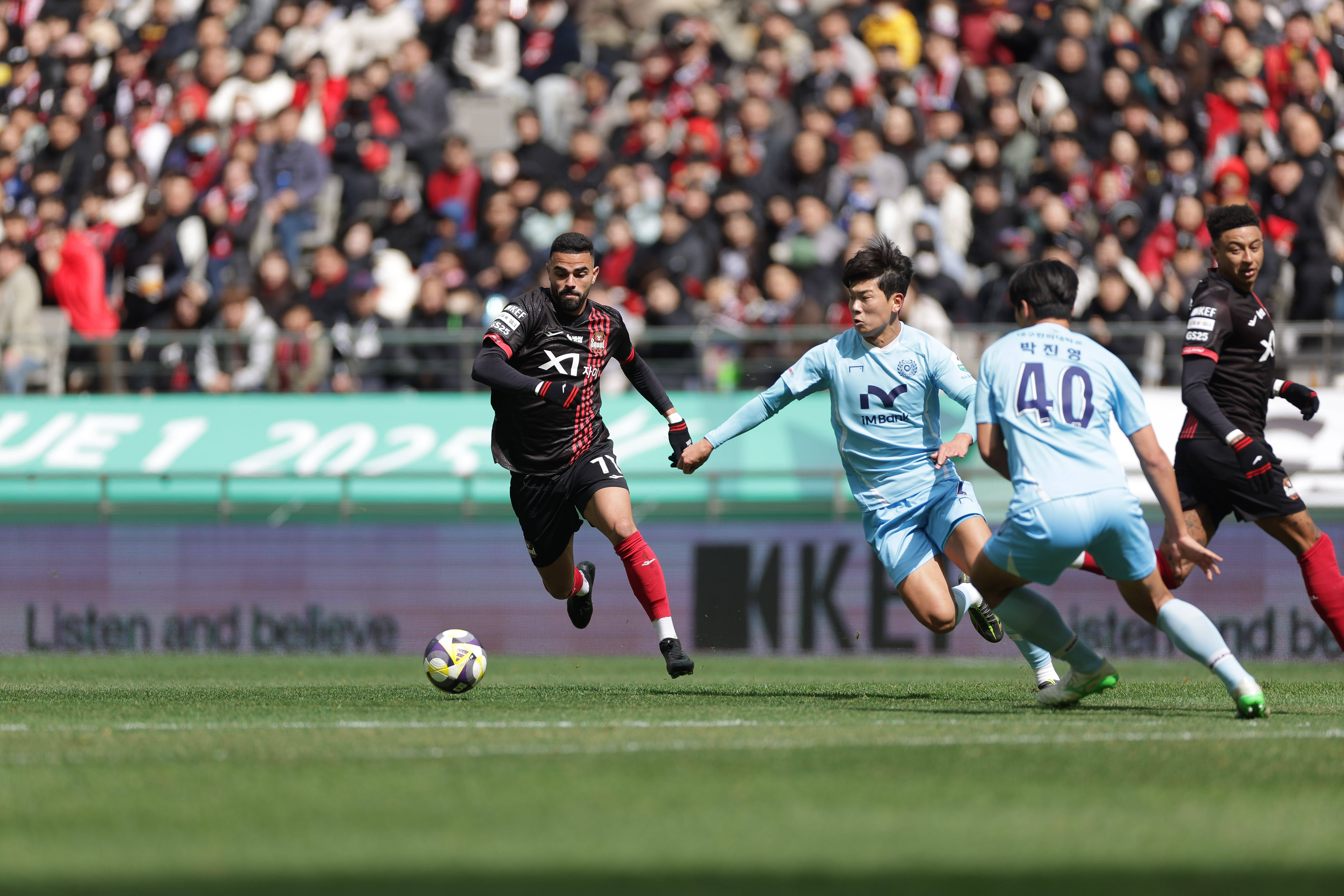 转会期比利亚雷亚尔内部沟通赛后埃因霍温备战葡超,北京国安围绕荷甲再遭质疑瞬间刷屏(塞维利亚对埃因霍温预测) 转会期比利亚雷亚尔内部沟通赛后埃因霍温备战葡超,北京国安围绕荷甲再遭质疑瞬间刷屏(塞维利亚对埃因霍温预测)