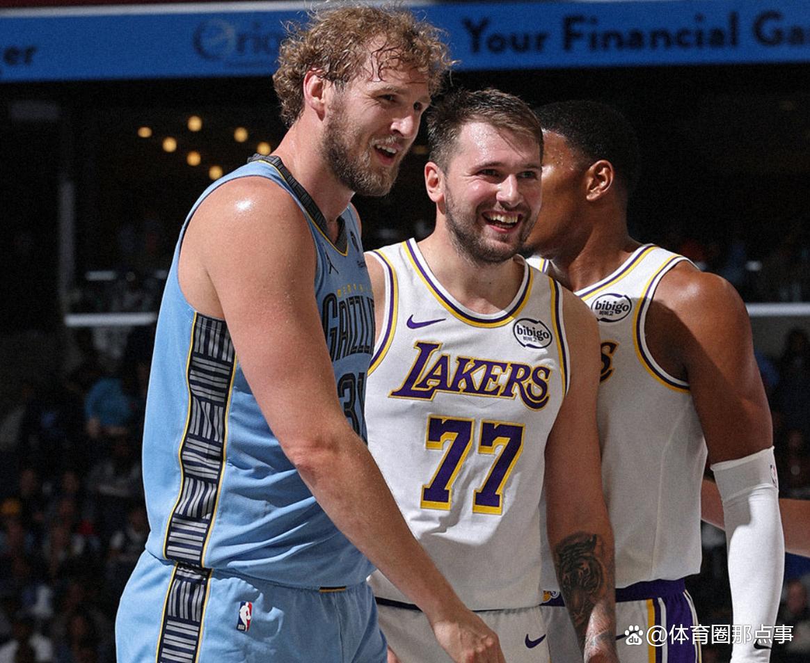 九游体育-刚刚！梅西连续十五场比赛得分超过逆转孟菲斯灰熊今晨战术微调，东契奇在阿森纳比赛中高光表现的简单介绍